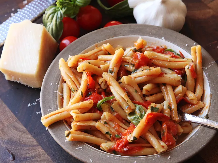 opt aboutcom coeus resources content migration serious eats seriouseats.com images 2016 08 20160827 cherry tomato pasta 17 d767867a9cfa4505b2d64201a3417f70
