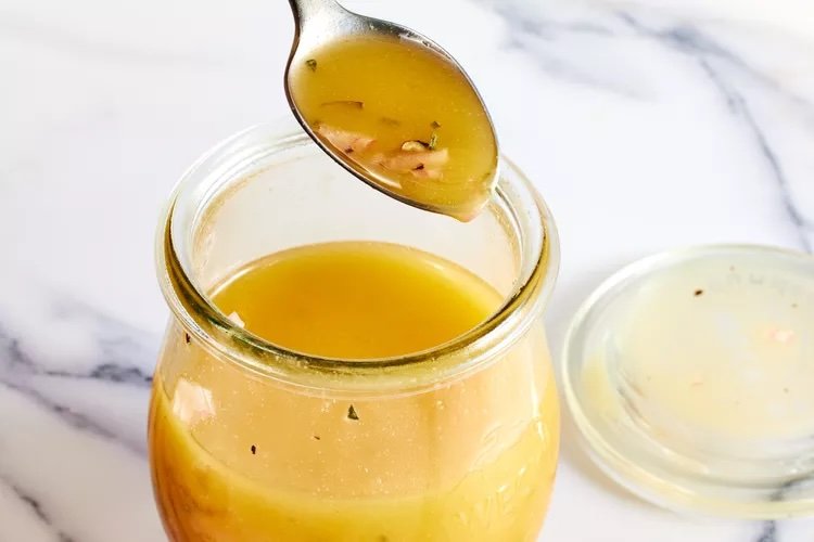 Sauce Vinaigrette beauty 112 1 a943eb48189846f1a9c699f7462113ea copy